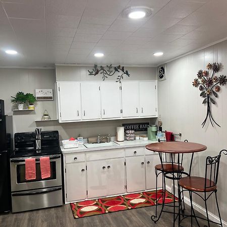 Cozy Buffalo Home-Sleeps 4 Lackawanna المظهر الخارجي الصورة